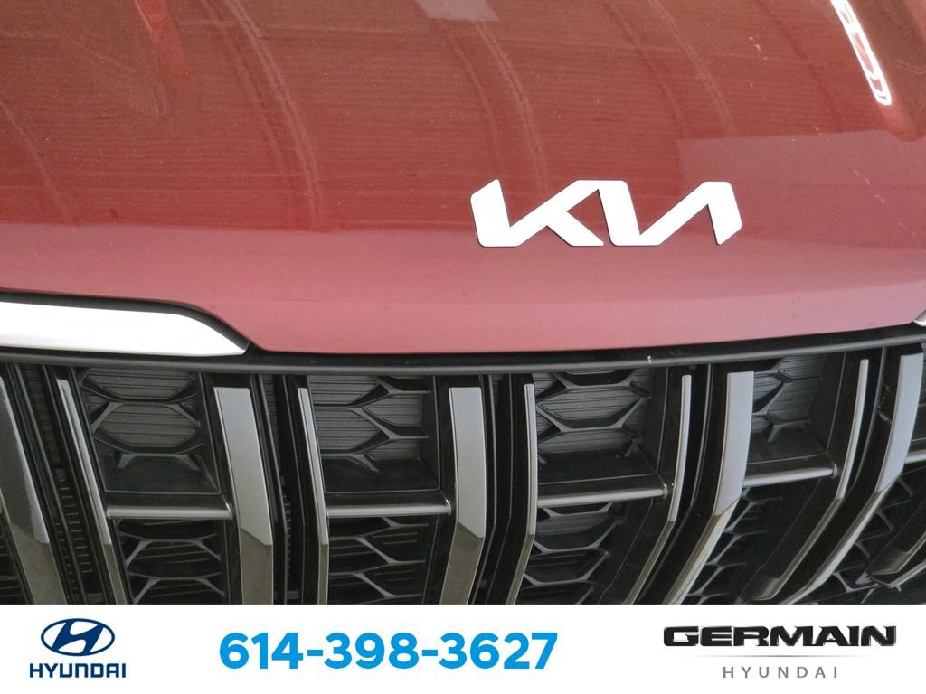 Used 2023 Kia Carnival LX FWD image 14