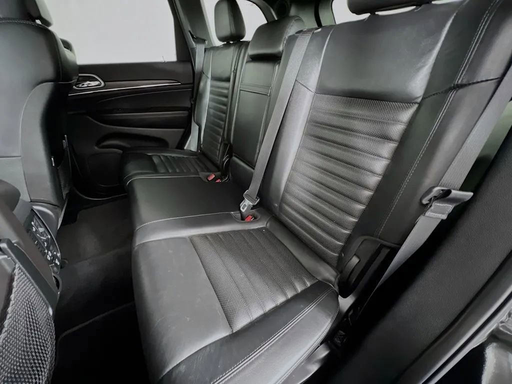 Used 2018 Jeep Grand Cherokee Limited RWD image 26
