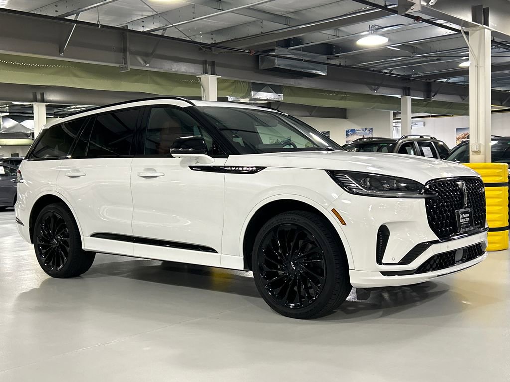 Used 2026 Lincoln Aviator Reserve w/ Jet Appearance Package