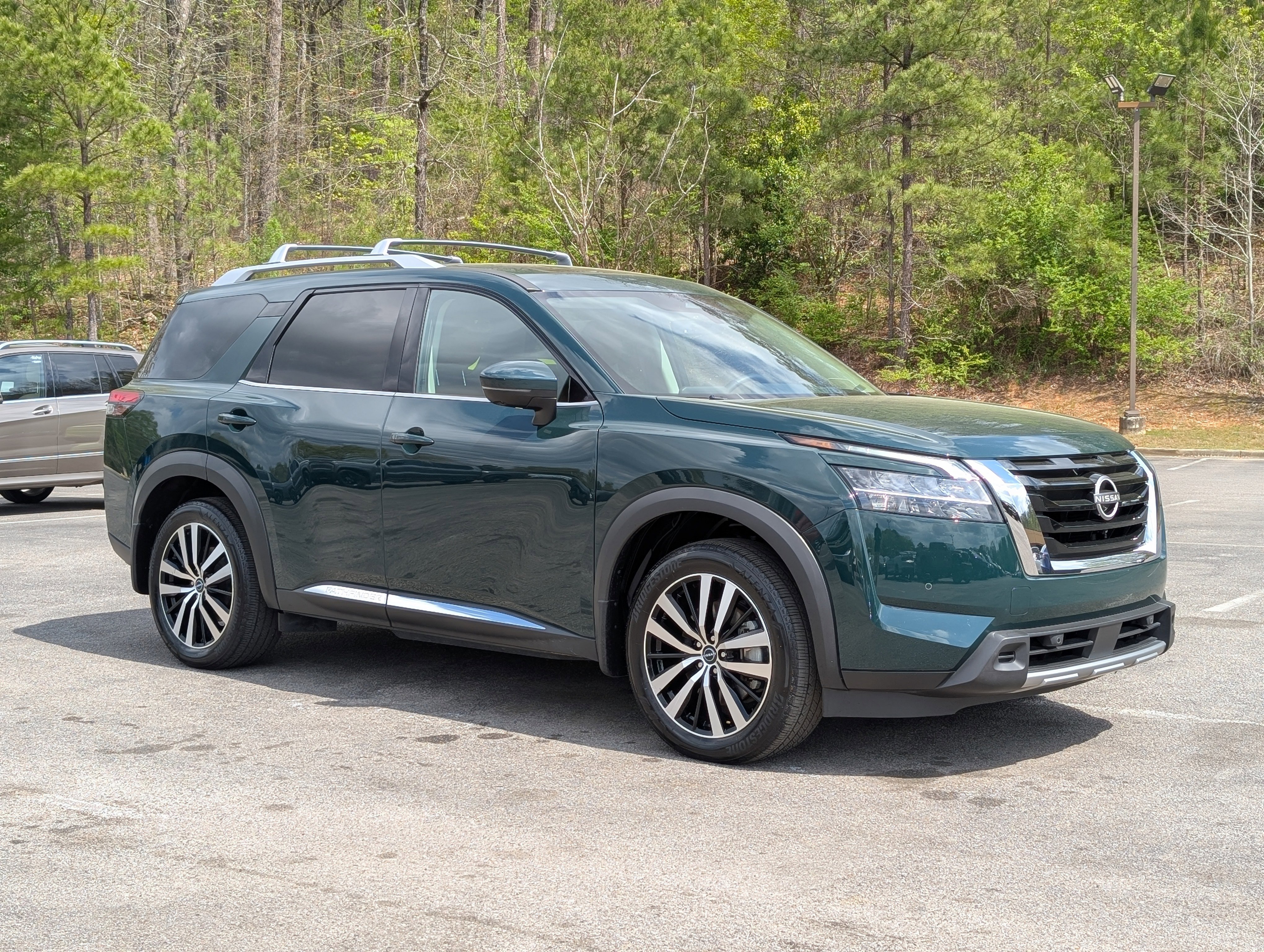 Used 2024 Nissan Pathfinder Platinum w/ Cargo Package image 11