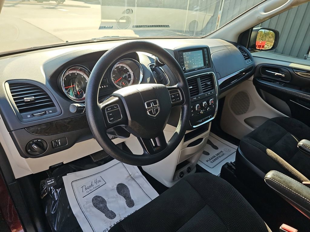 Used 2020 Dodge Grand Caravan SE w/ UConnect Hands-Free Group image 20