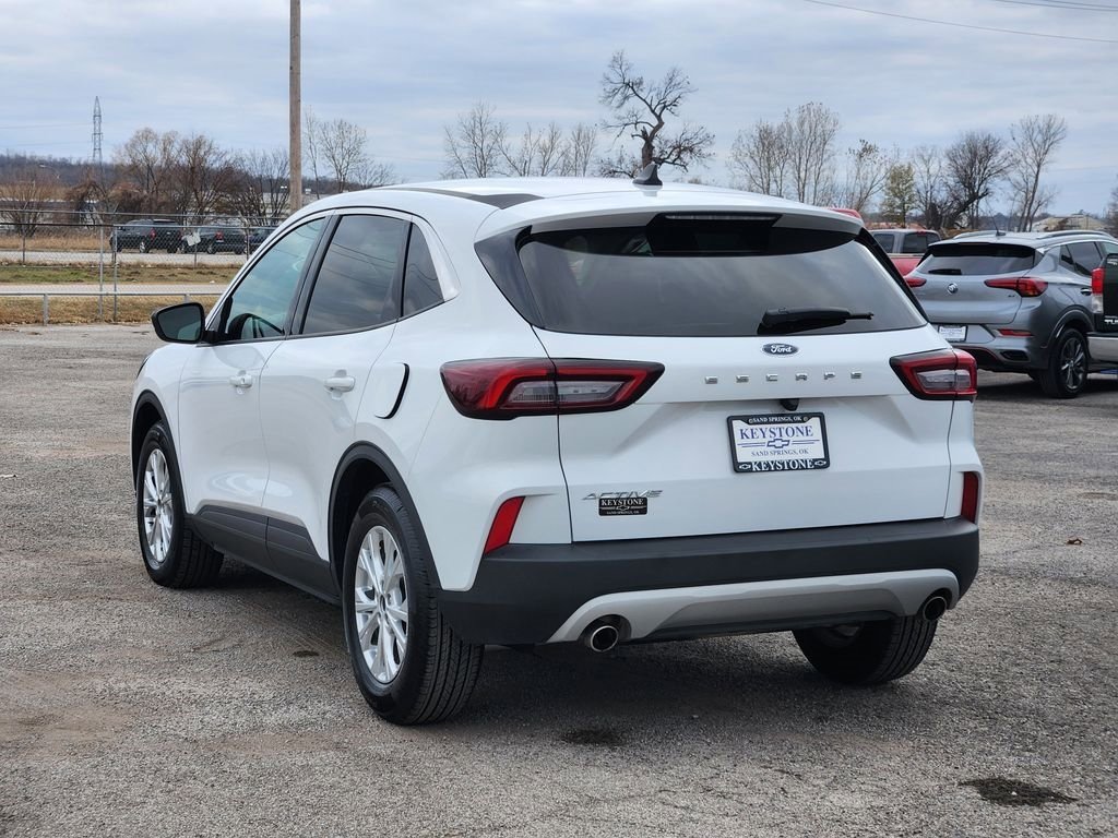 Used 2024 Ford Escape Active w/ Cold Weather Package FWD image 7