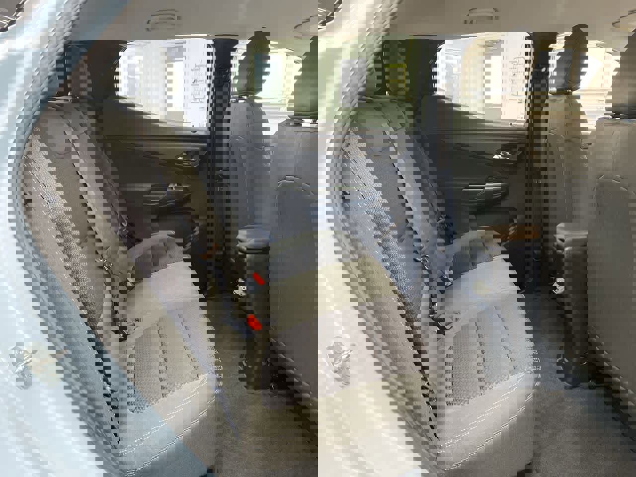 Used 2023 Chevrolet Bolt EUV LT image 18