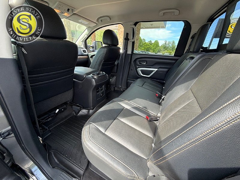 Used 2018 Nissan Titan SL w/ Chrome Package AWD/4WD image 13