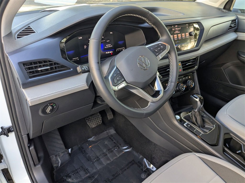 Used 2024 Volkswagen Taos SE image 13