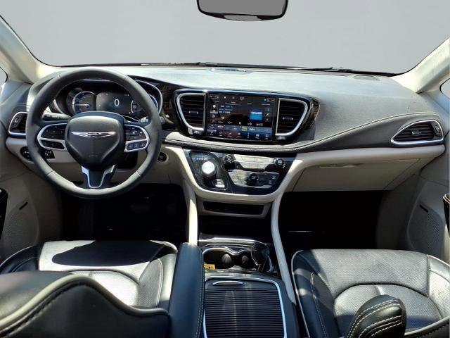 Used 2022 Chrysler Pacifica Limited FWD image 8