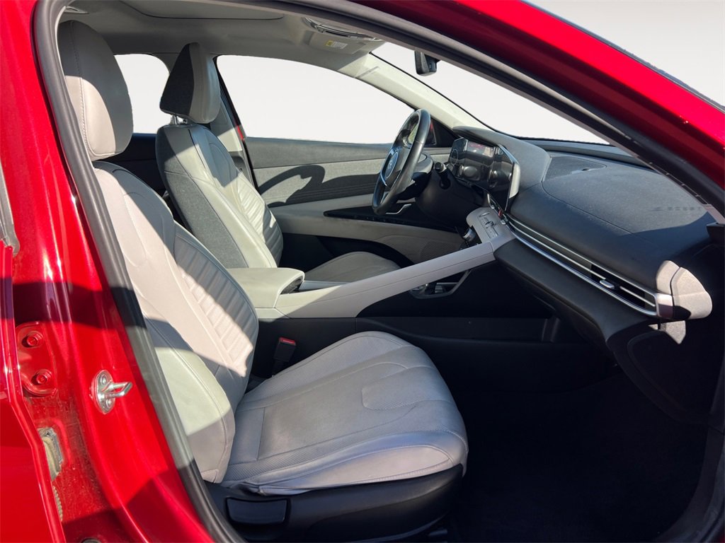 Used 2023 Hyundai Elantra Limited image 15