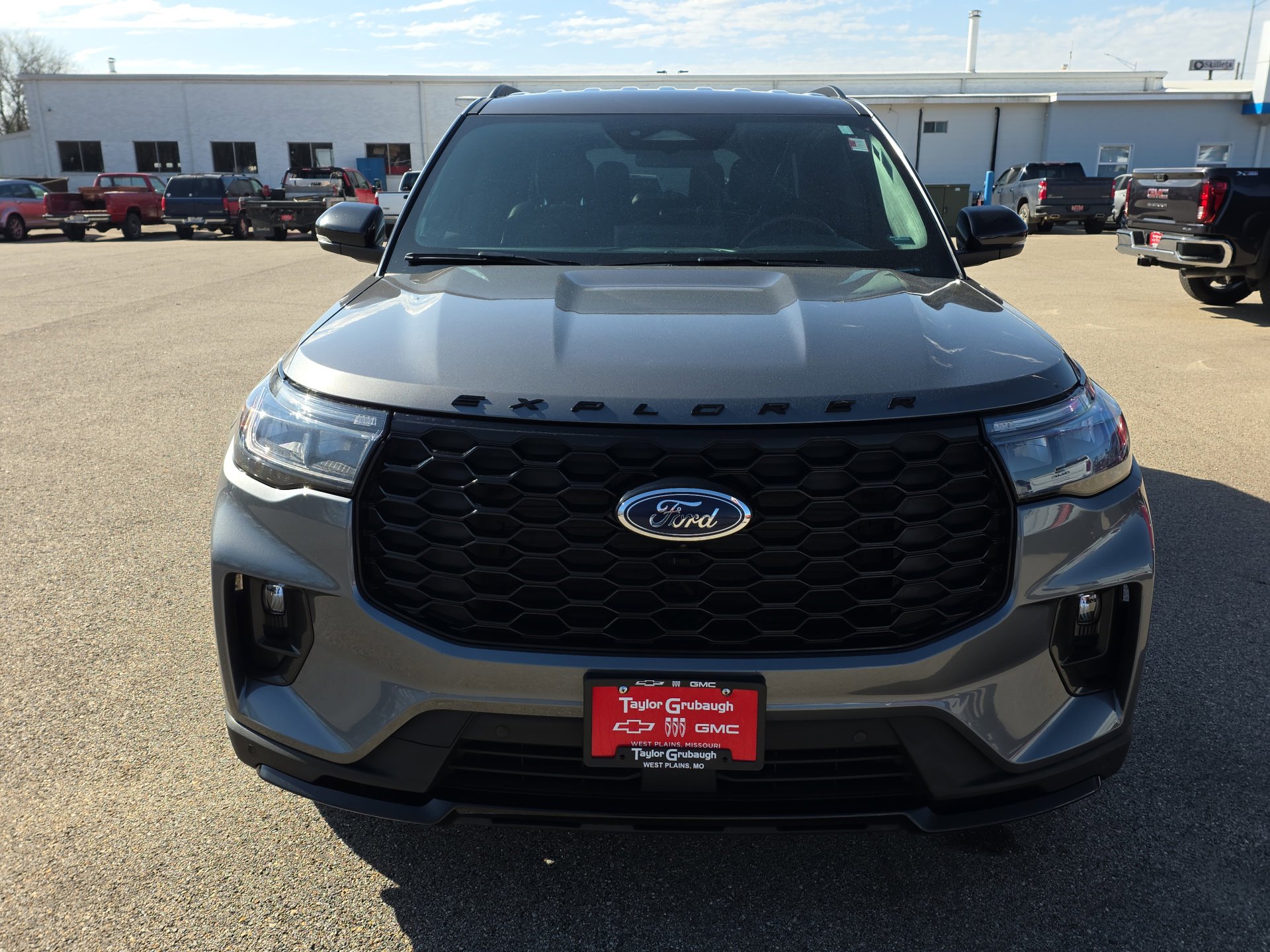 Used 2025 Ford Explorer ST-Line image 3