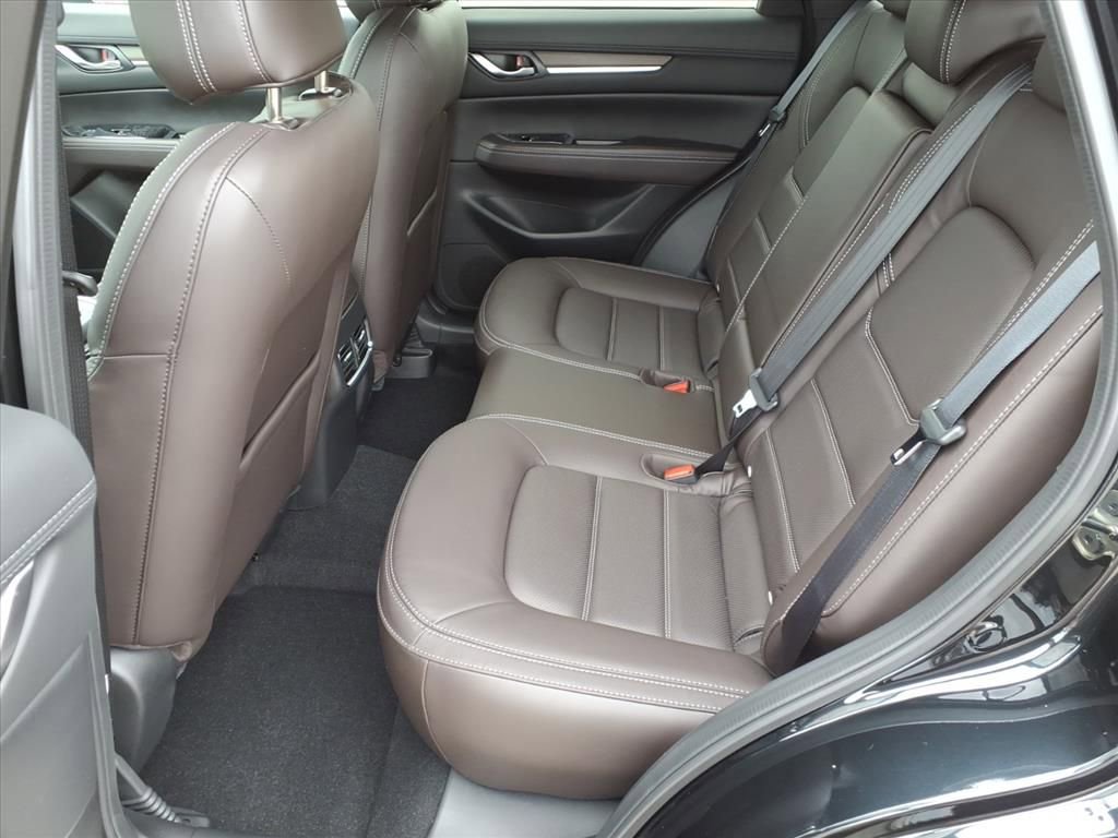 New 2025 MAZDA CX-5 Signature image 8