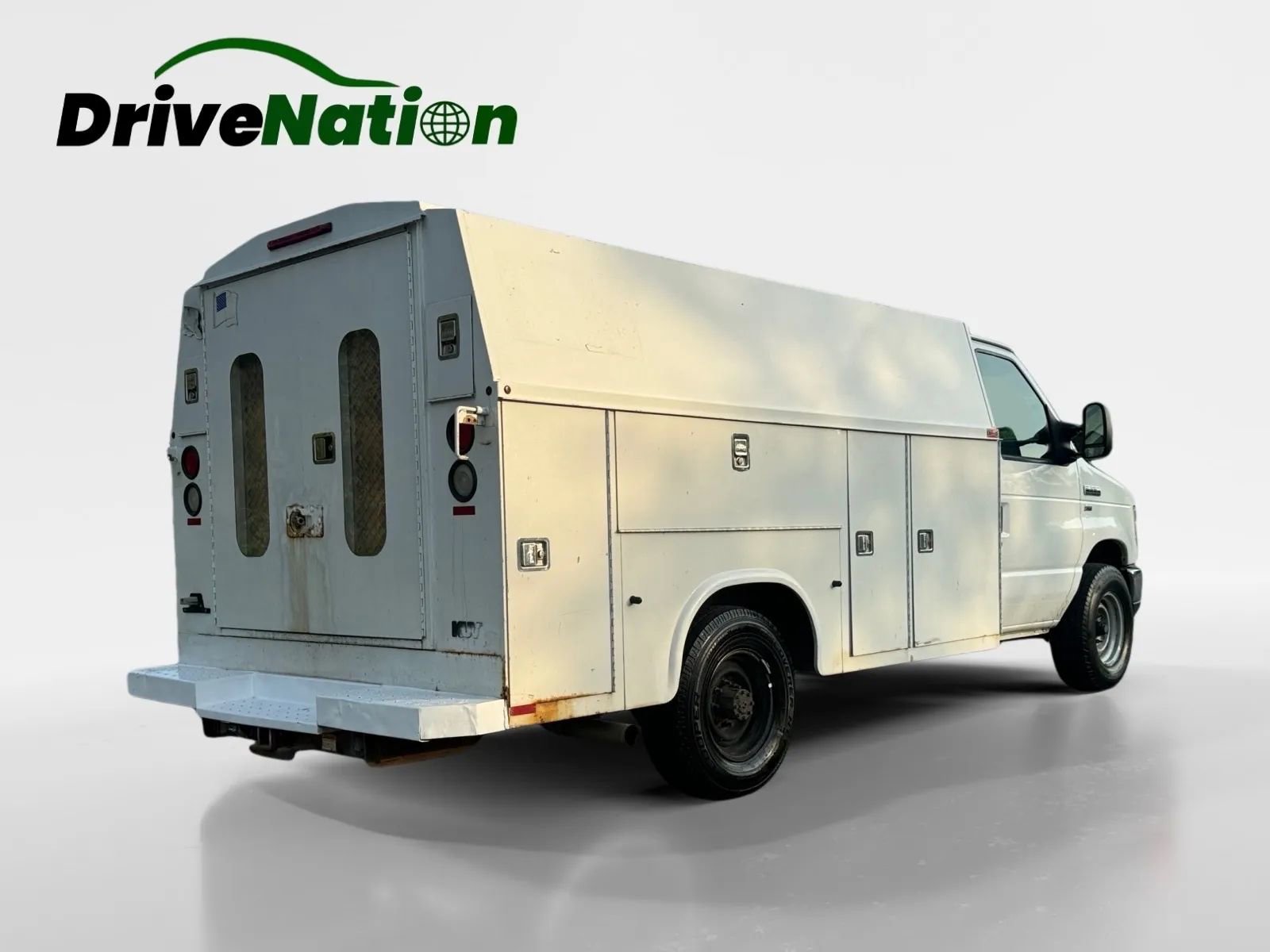 Used 2012 Ford E-350 and Econoline 350 Super Duty w/ Class I Trailer Tow Pkg image 5
