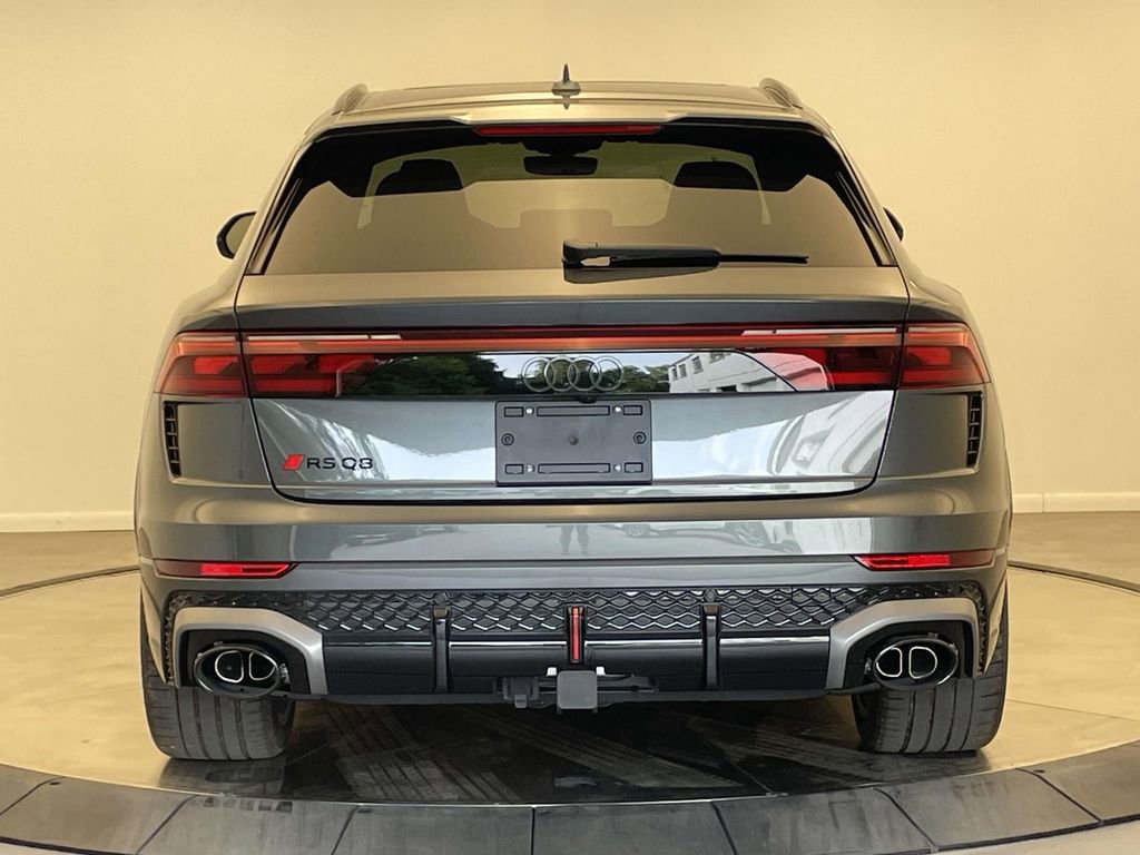 New 2025 Audi RS Q8 performance image 6
