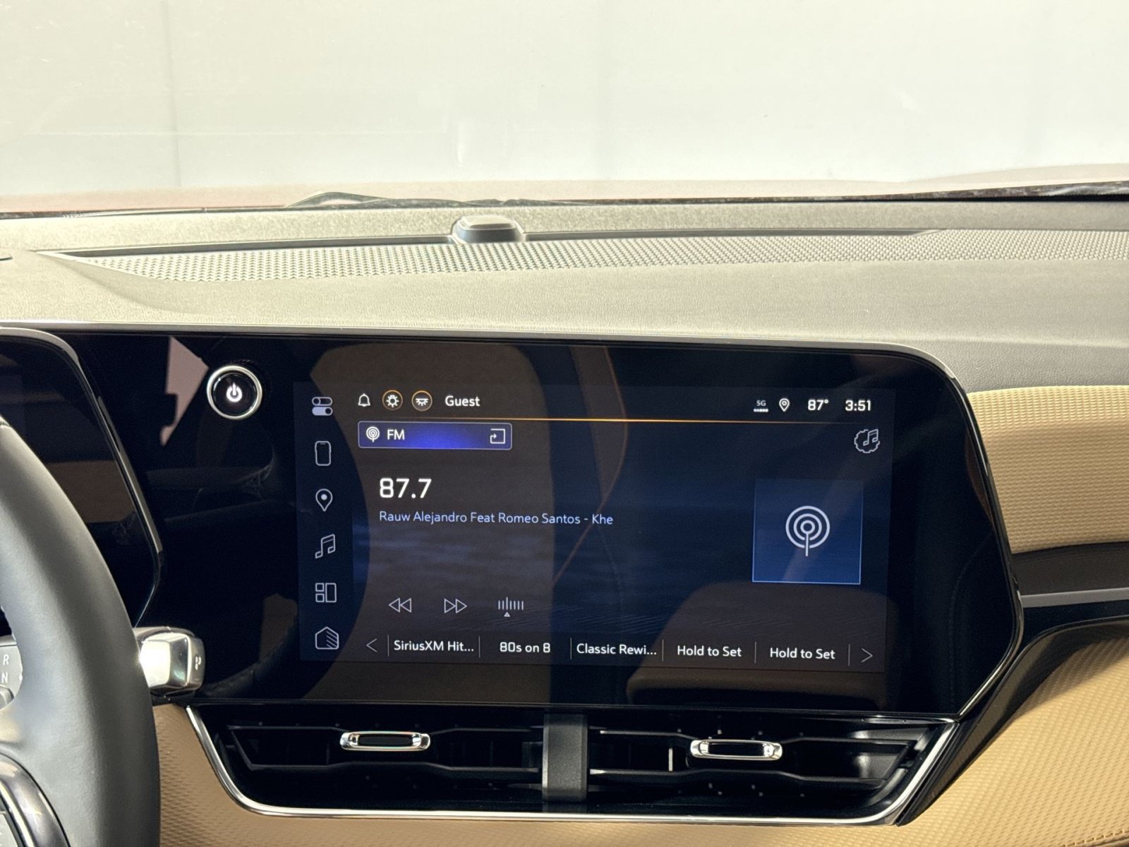 New 2026 Chevrolet Equinox ACTIV FWD image 18