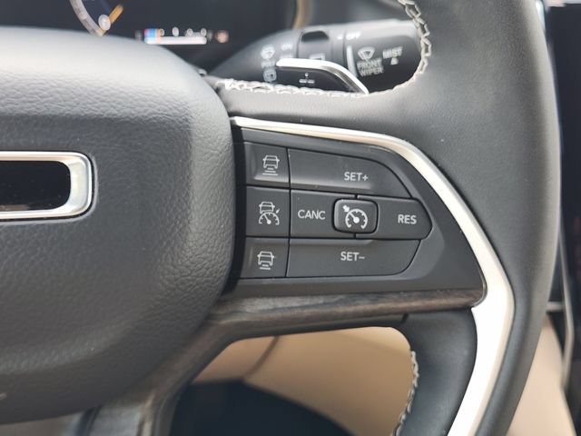 Certified 2025 Jeep Grand Cherokee Limited RWD image 35