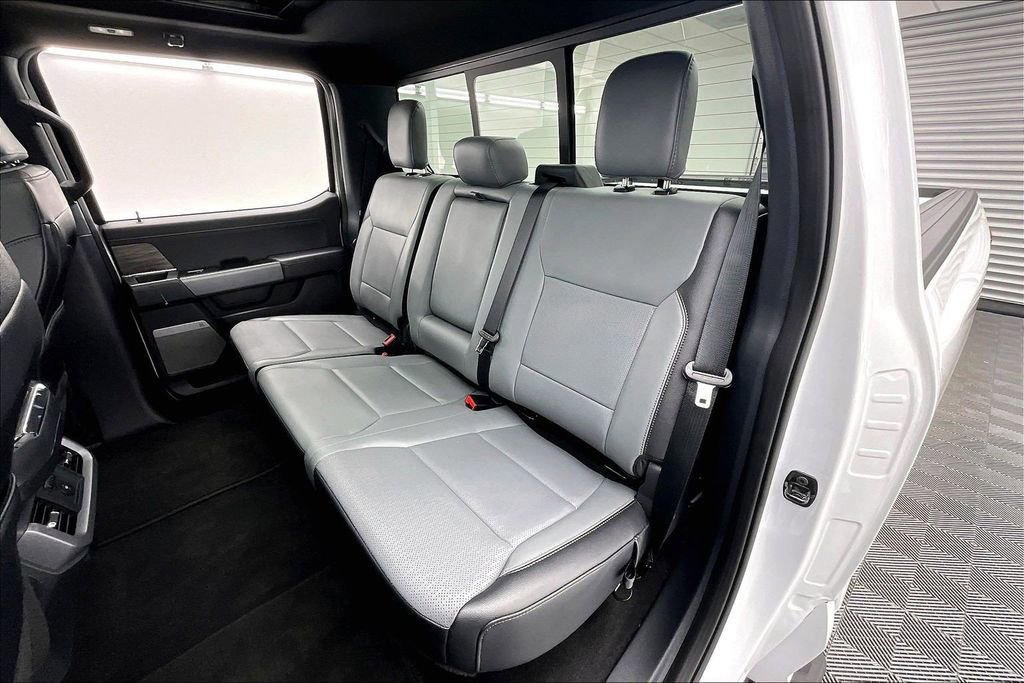 Used 2025 Ford F150 Lightning Lariat image 27