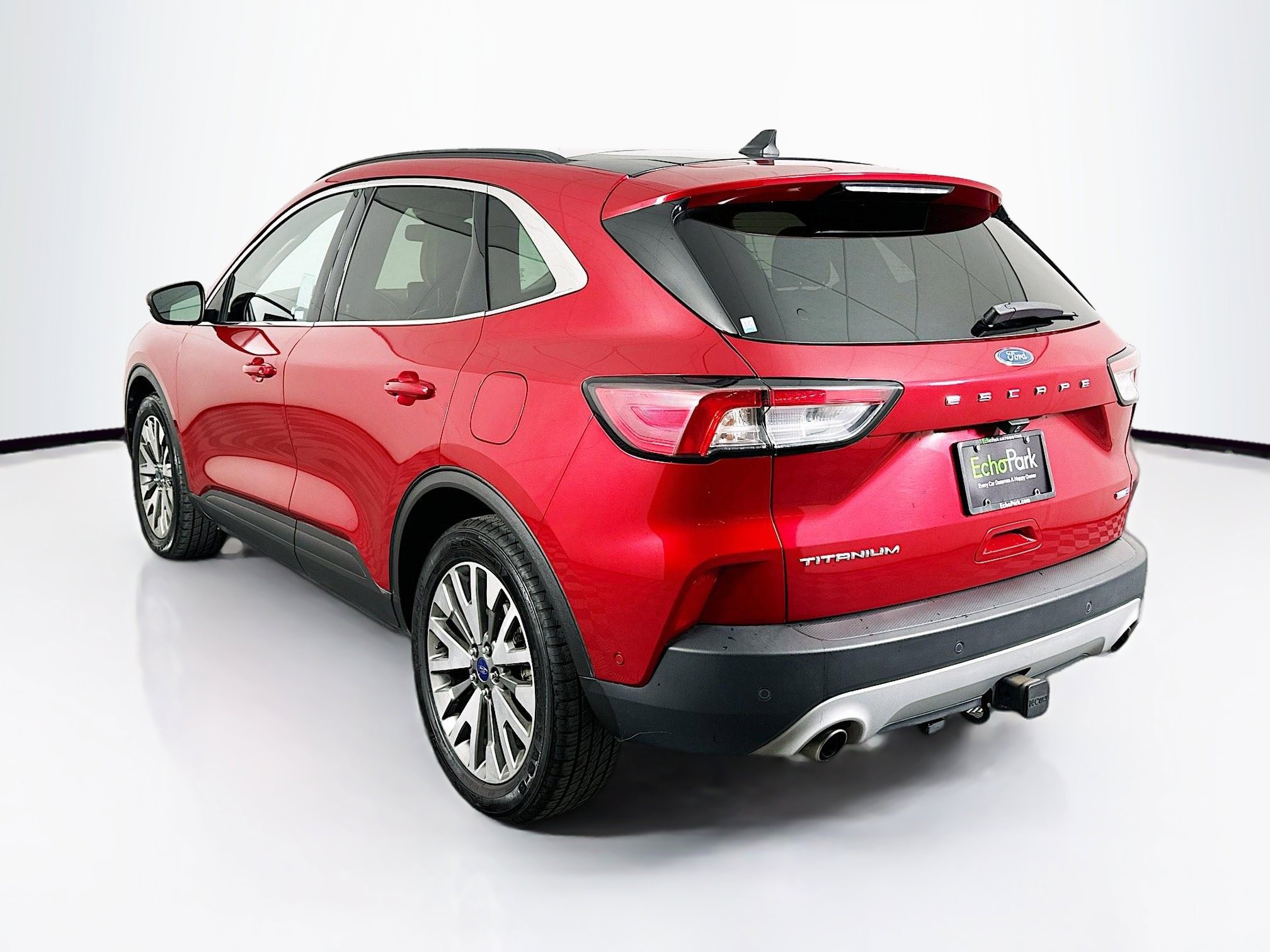 Used 2020 Ford Escape Titanium image 5