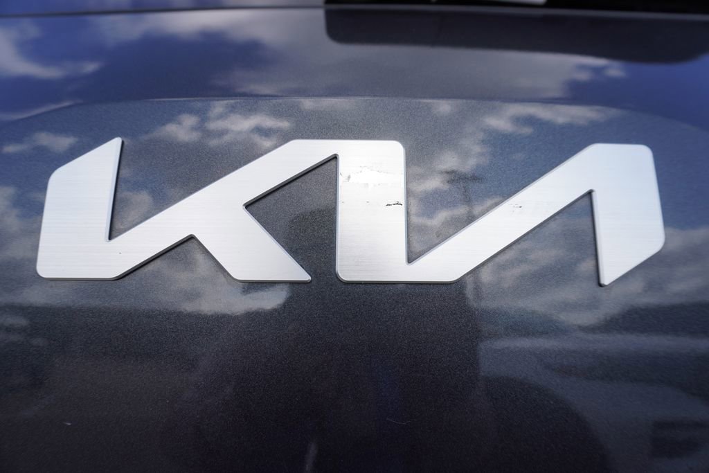 Used 2024 Kia Telluride S image 30