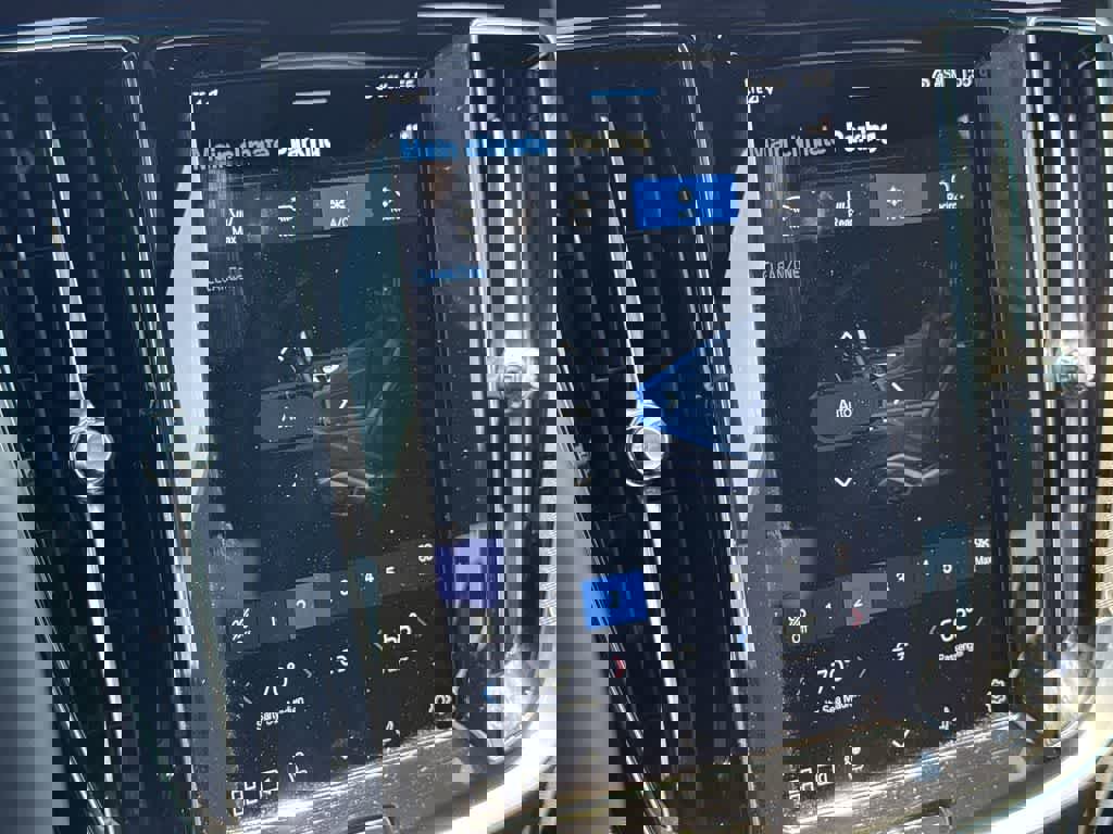 Used 2024 Volvo S60 B5 Plus w/ Climate Package image 20