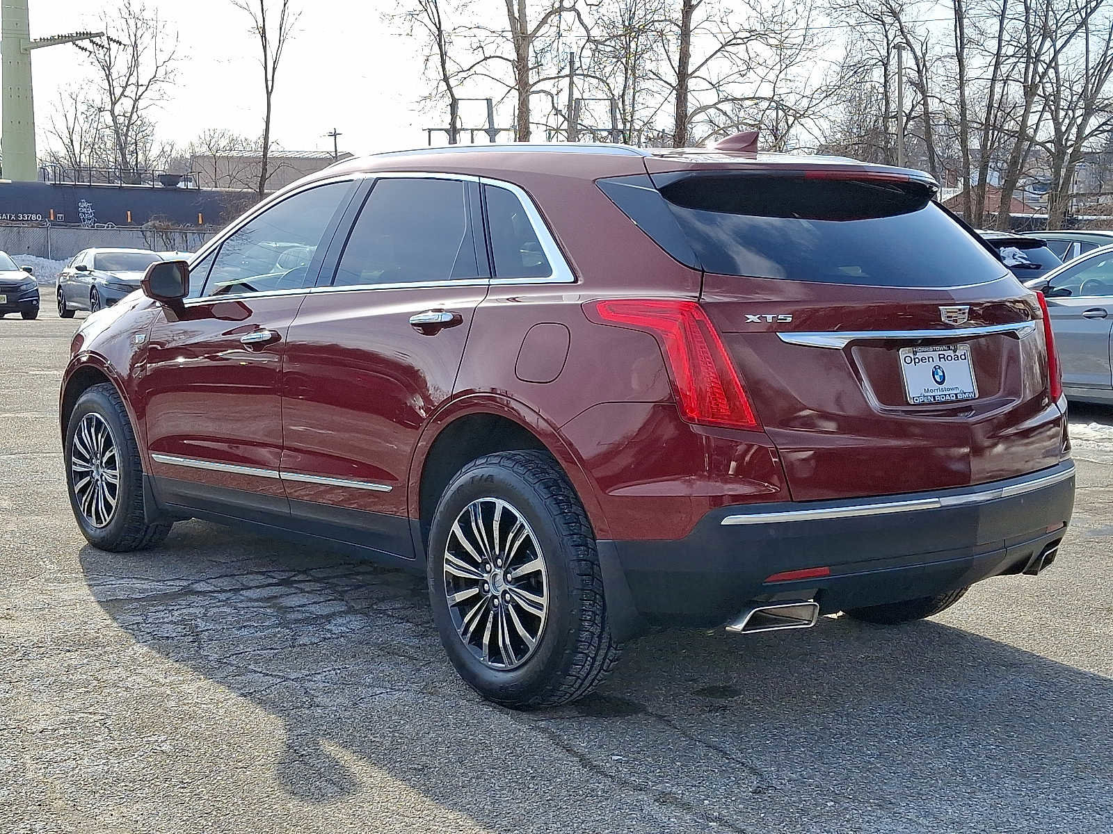 Used 2017 Cadillac XT5 Luxury w/ Driver Awareness Package image 4