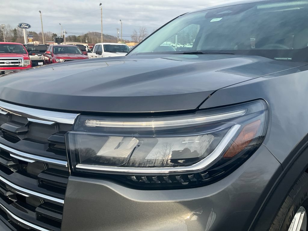 New 2026 Ford Explorer Active w/ Active Comfort Package RWD image 9