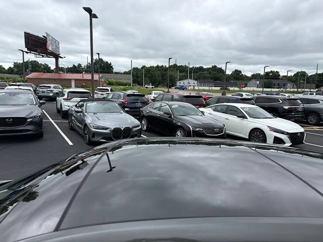 Used 2017 Lincoln Continental Reserve AWD/4WD image 4