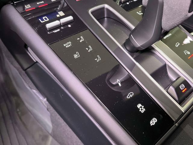 New 2026 Porsche Macan GTS AWD/4WD image 34