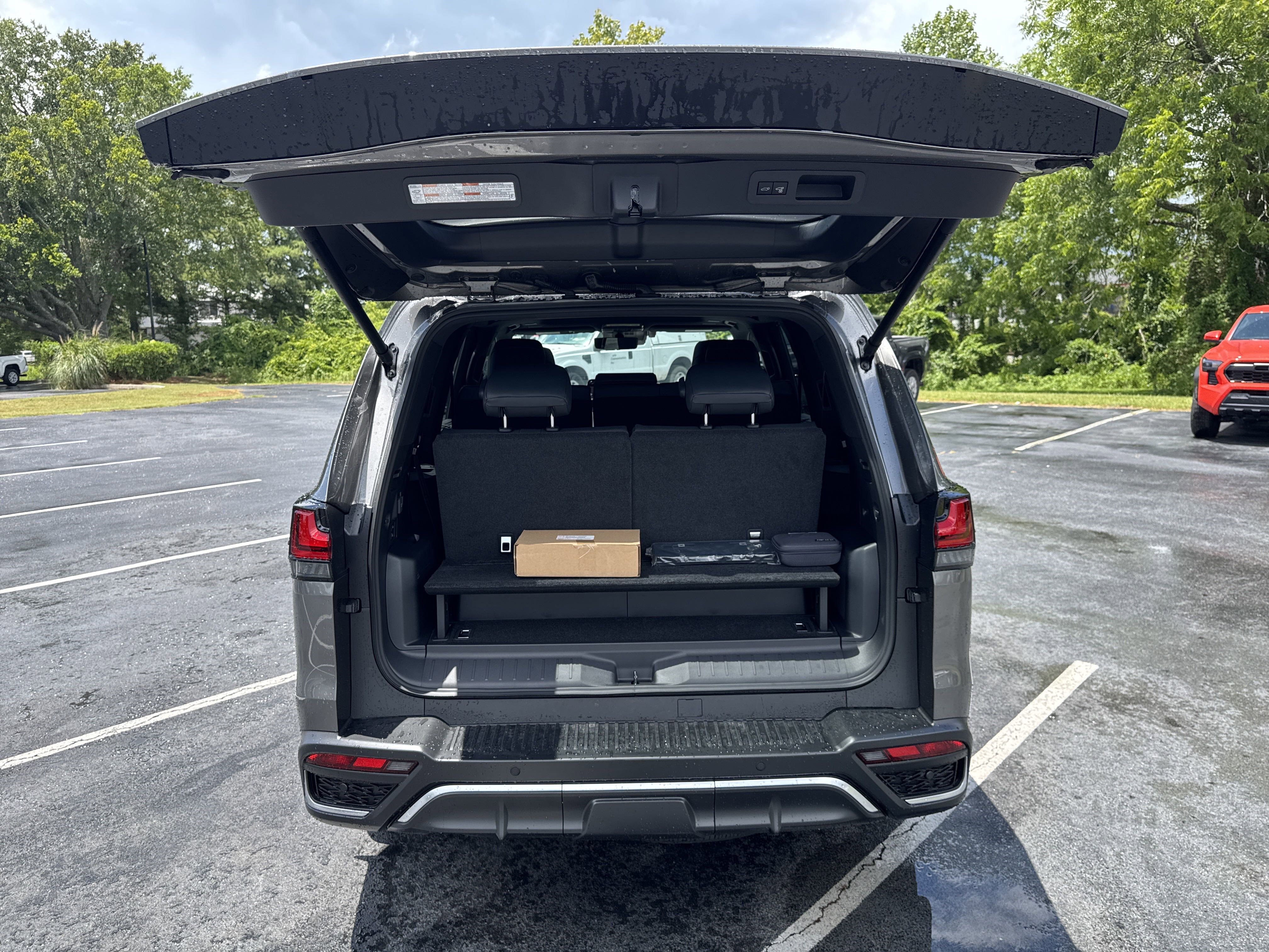 Used 2025 Lexus LX 700h F Sport image 44