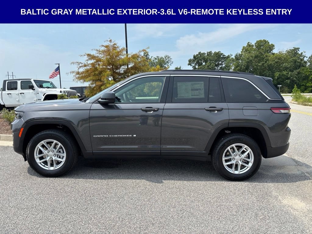 New 2026 Jeep Grand Cherokee Laredo RWD image 5