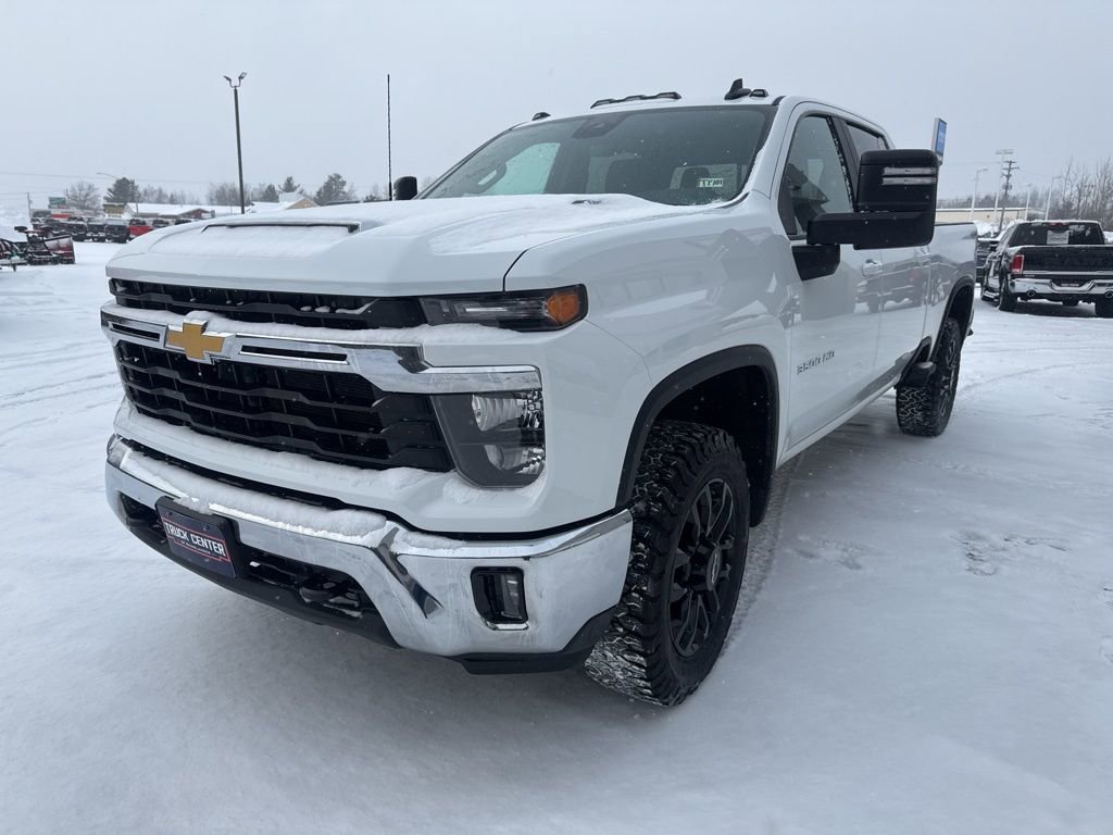 Used 2025 Chevrolet Silverado 3500 LT image 8