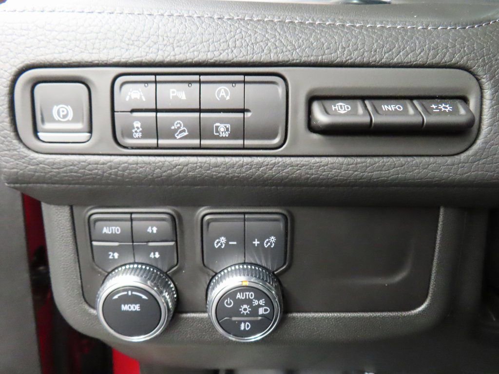 Used 2024 GMC Yukon XL Denali image 55