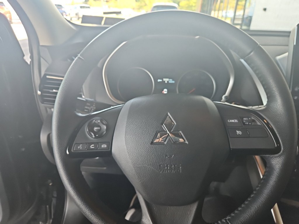Used 2023 Mitsubishi Eclipse Cross SE AWD/4WD image 2