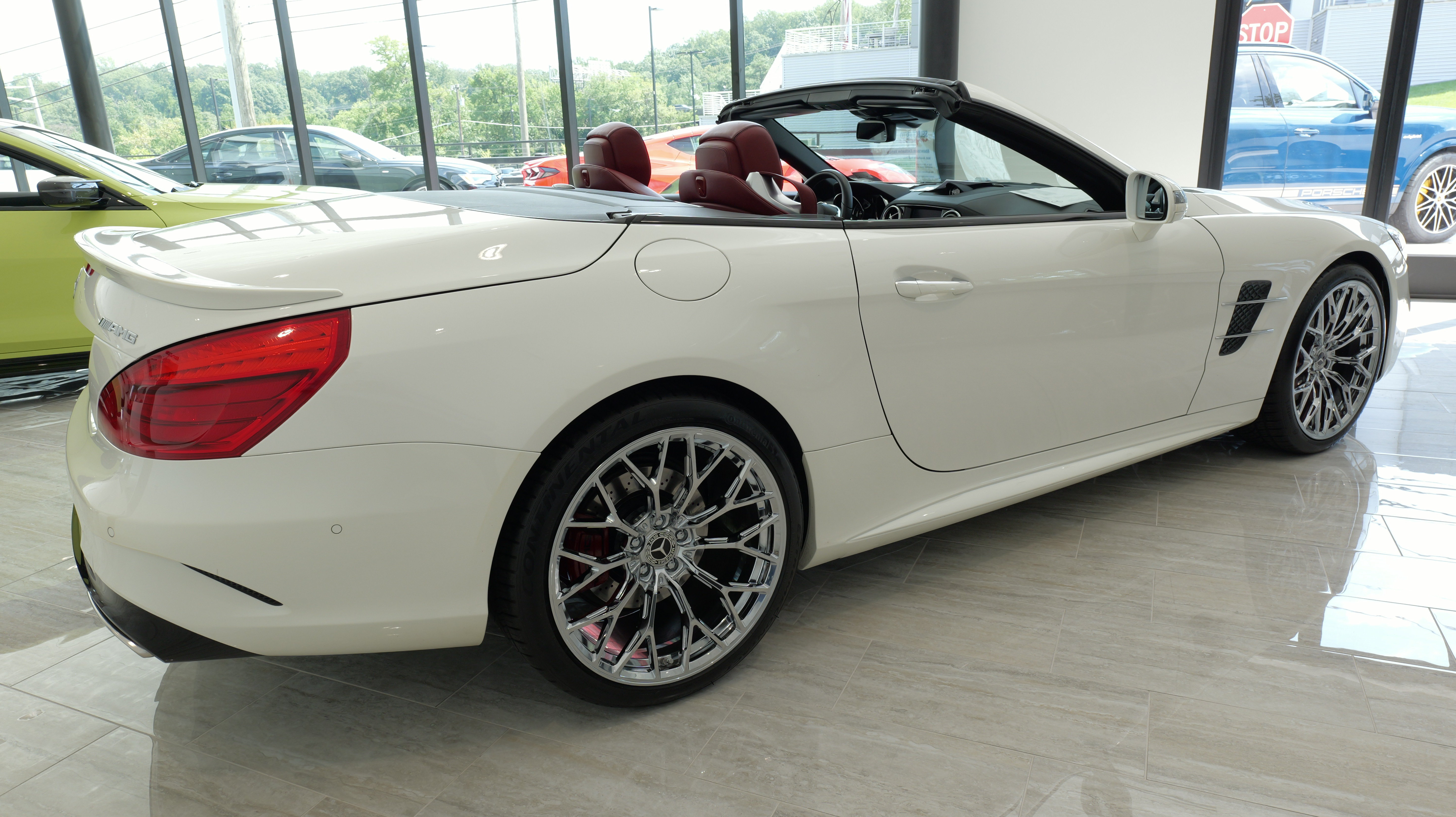 Used 2018 Mercedes-Benz SL 550 image 11