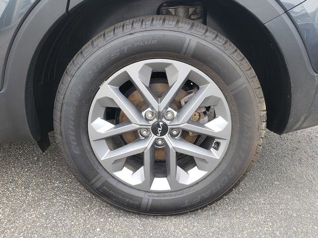 Certified 2023 Kia Telluride LX image 33