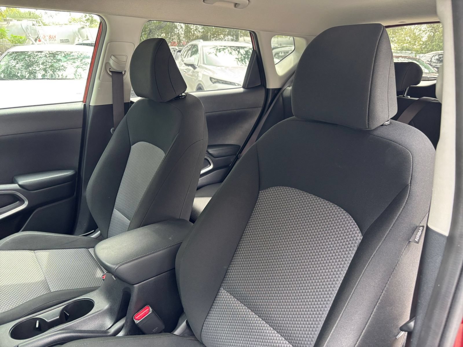 Used 2025 Kia Soul LX w/ LX Technology Package FWD image 33