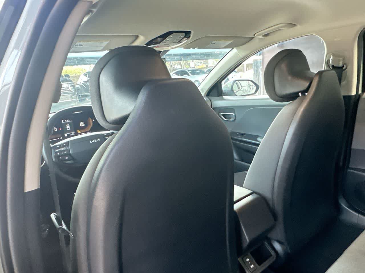 Used 2025 Kia K4 FWD image 23