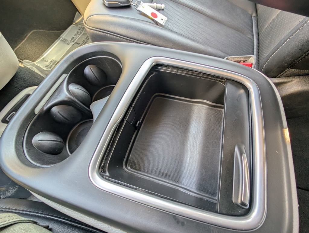 Used 2024 Chrysler Pacifica Touring-L image 29