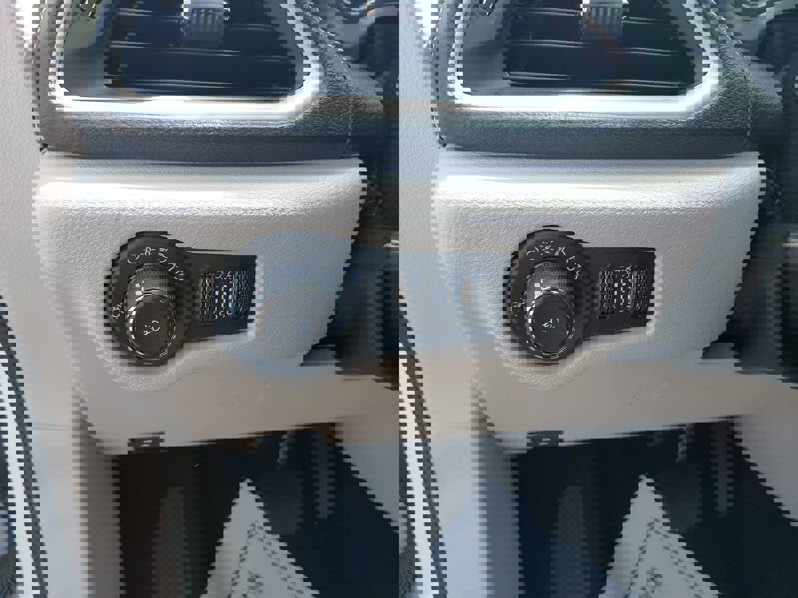 Used 2024 Chrysler Pacifica Select image 28