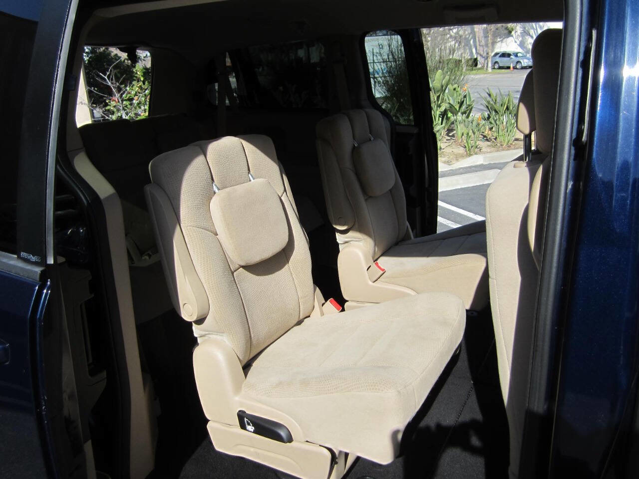 Used 2013 Dodge Grand Caravan SE image 16