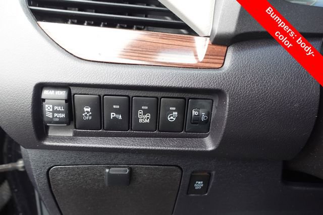 Used 2017 Toyota Sienna Limited Premium FWD image 17