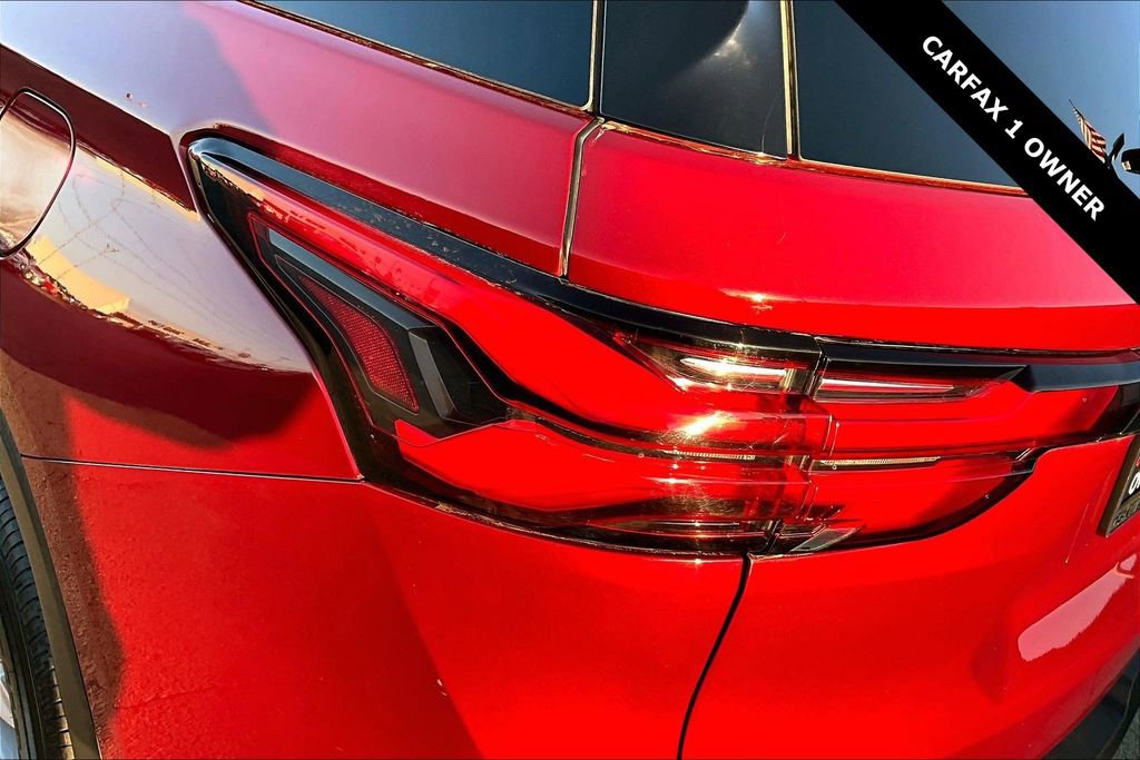 Used 2023 Chevrolet Traverse LT w/ LPO, Floor Liner Package image 22