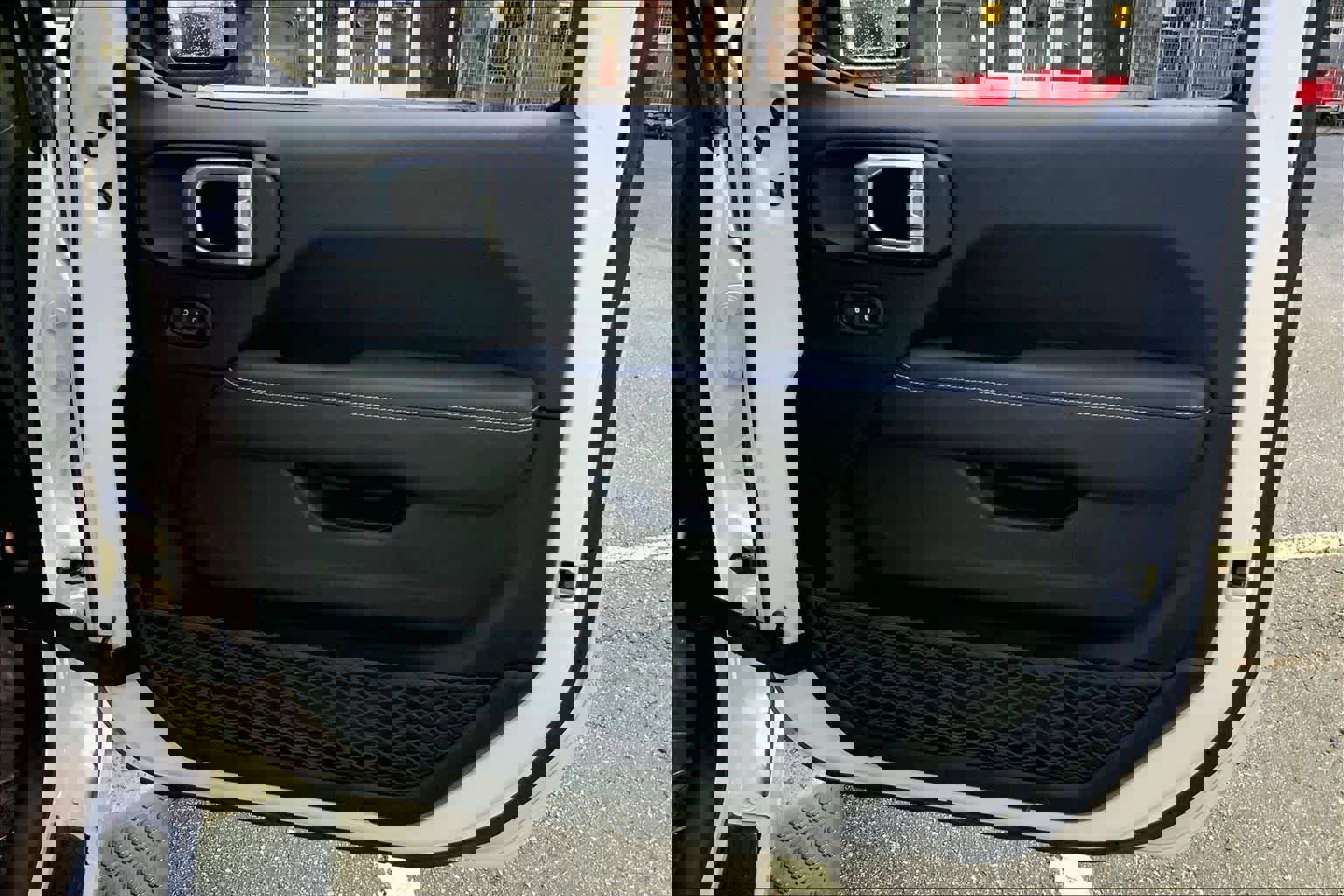 Used 2019 Jeep Wrangler Unlimited Sahara image 21