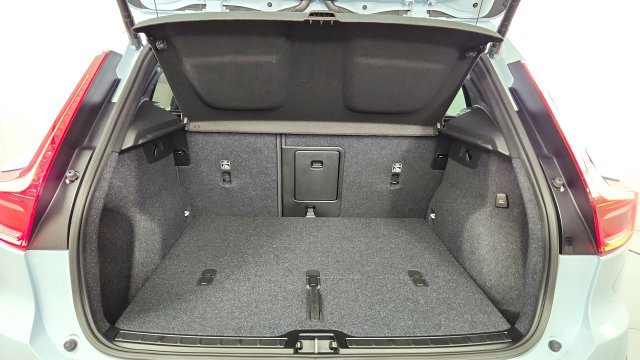 New 2026 Volvo XC40 B5 Plus w/ Protection Package Premier AWD/4WD image 37