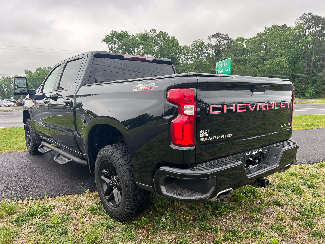 Used 2021 Chevrolet Silverado 1500 Custom Trail Boss AWD/4WD image 4
