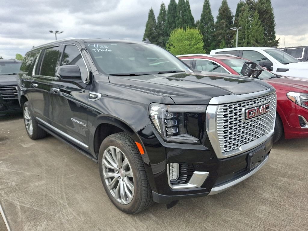 Used 2023 GMC Yukon XL Denali AWD/4WD image 2