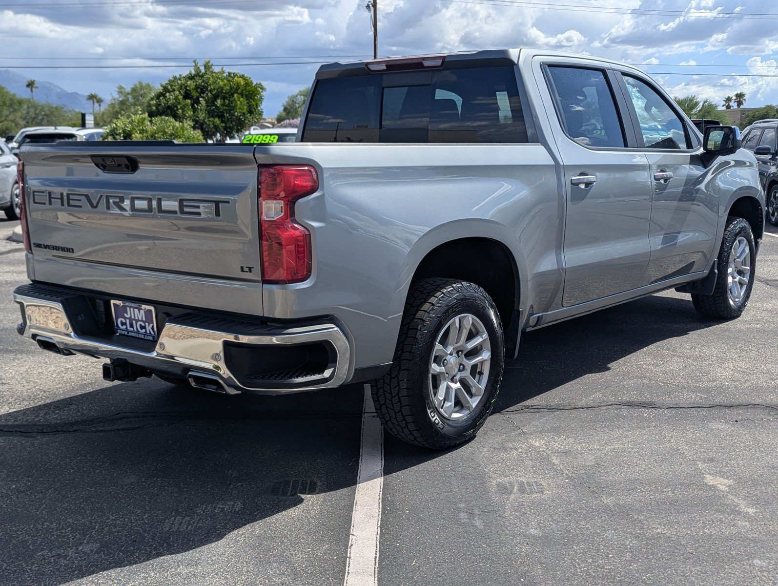 Used 2023 Chevrolet Silverado 1500 LT w/ Z71 Off-Road Package AWD/4WD image 2