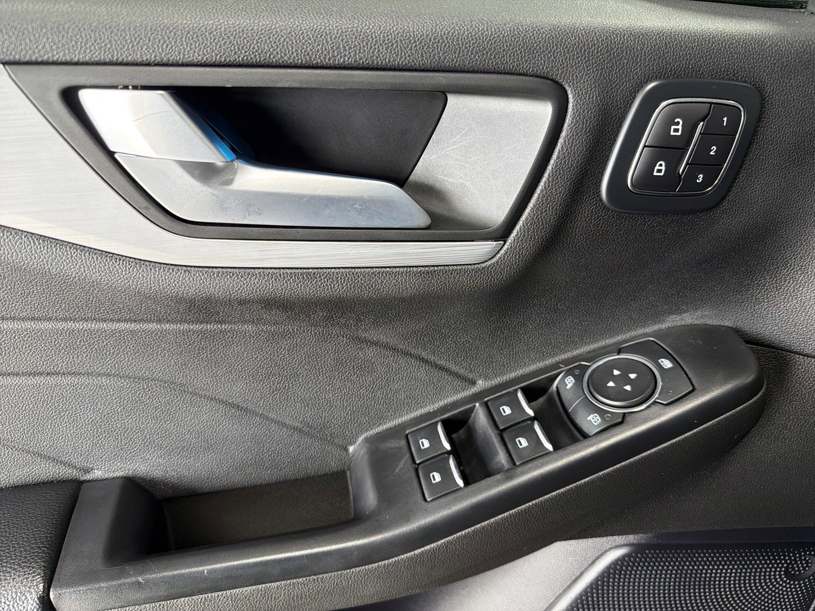 Used 2024 Ford Escape Platinum image 19