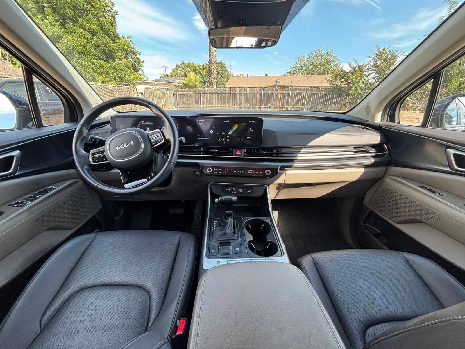 Used 2026 Kia Carnival FWD image 35