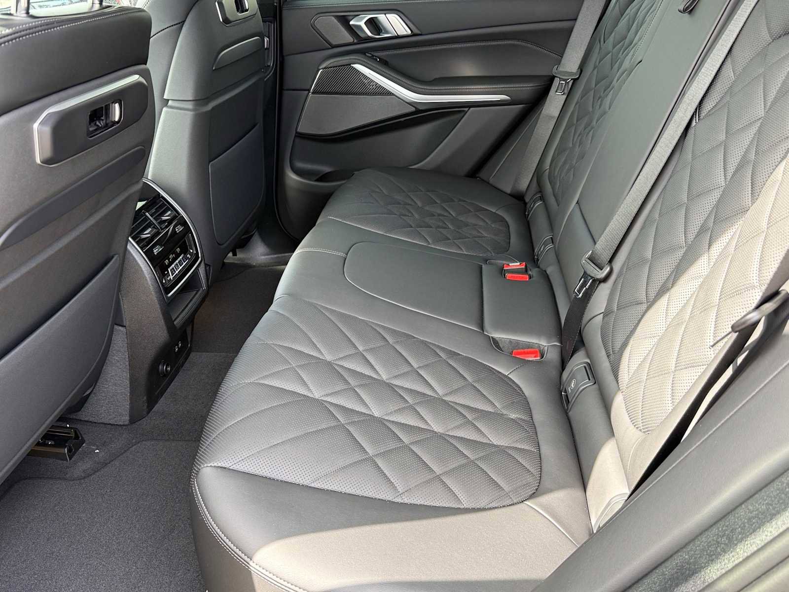 New 2026 BMW X5 M60i image 33