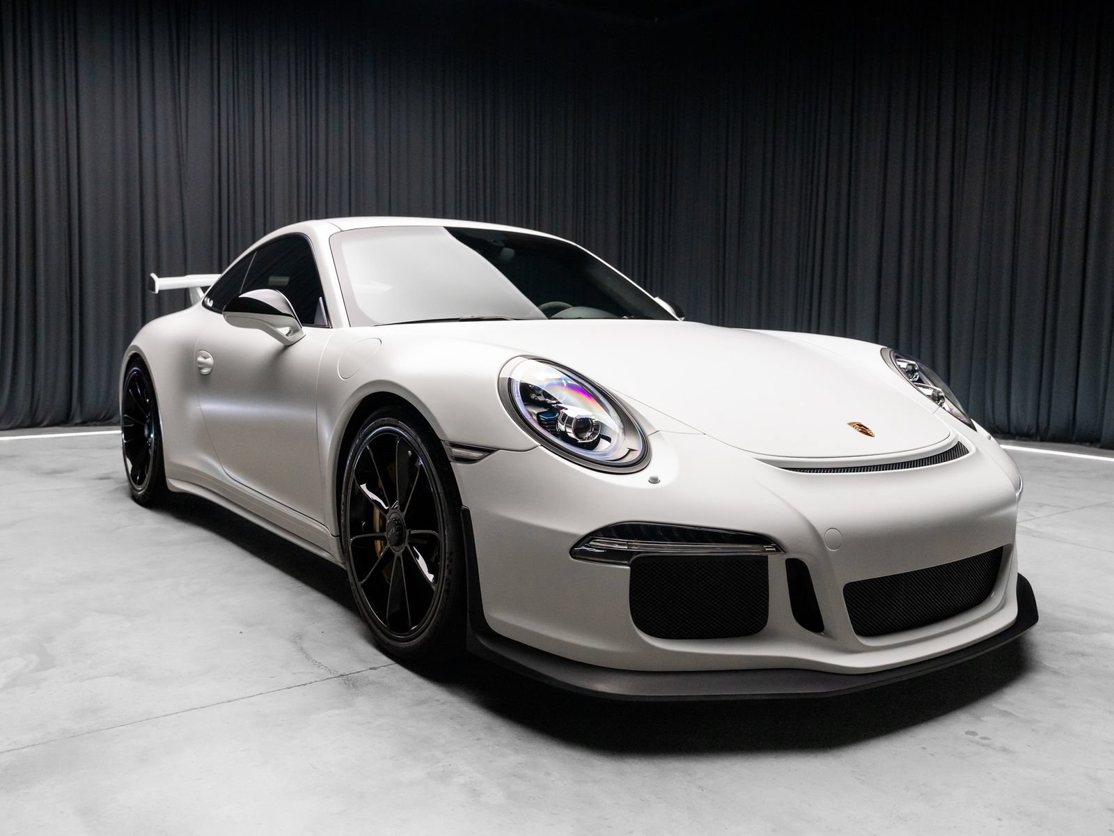 Used 2015 Porsche 911 GT3 w/ Sound Package Plus RWD image 18