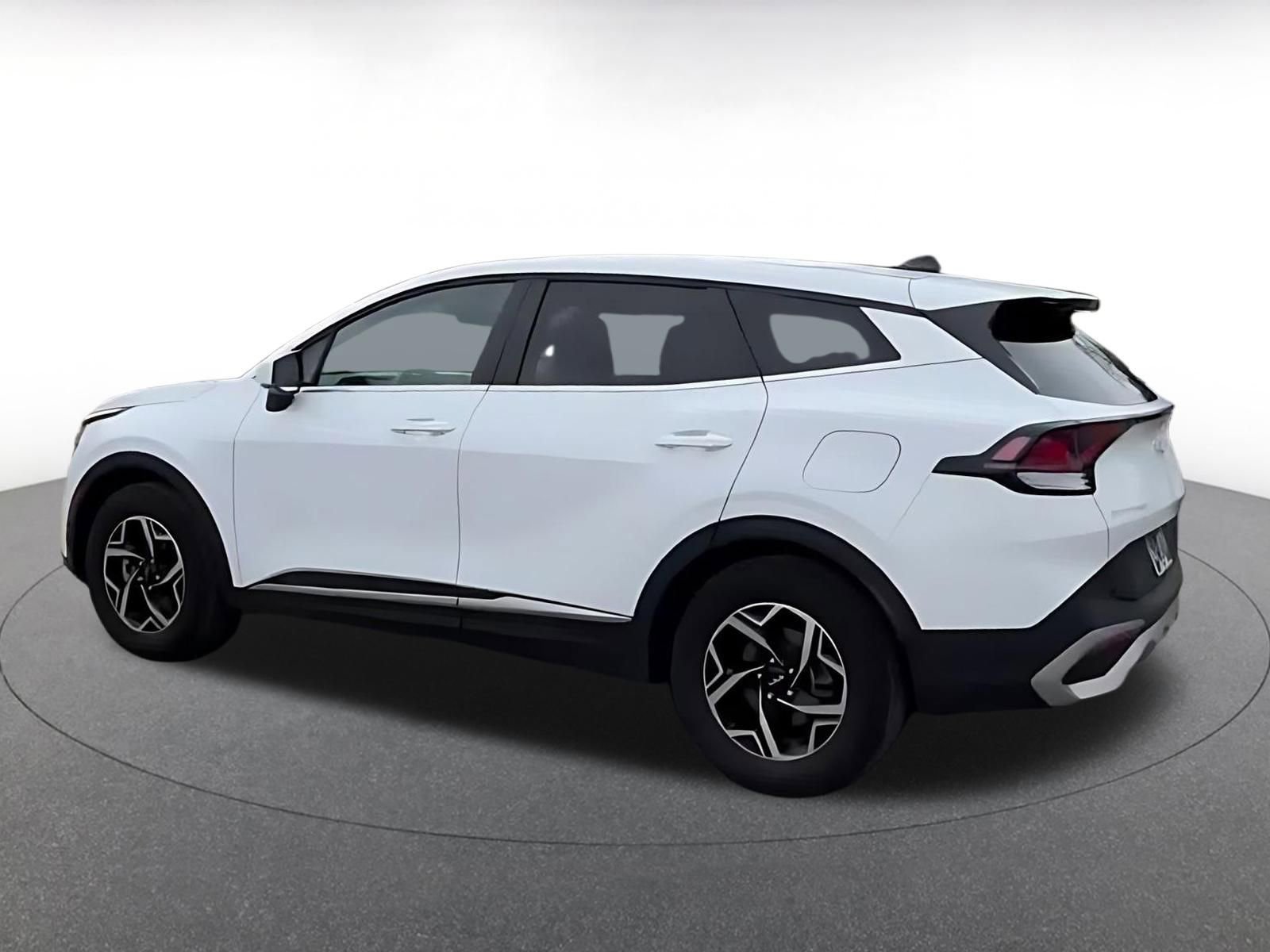 Used 2025 Kia Sportage LX FWD image 11