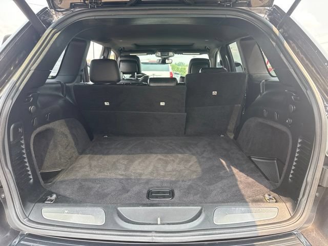 Used 2018 Jeep Grand Cherokee Limited AWD/4WD image 12